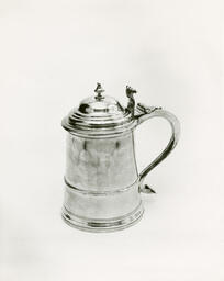  Tankard with hinged lid
